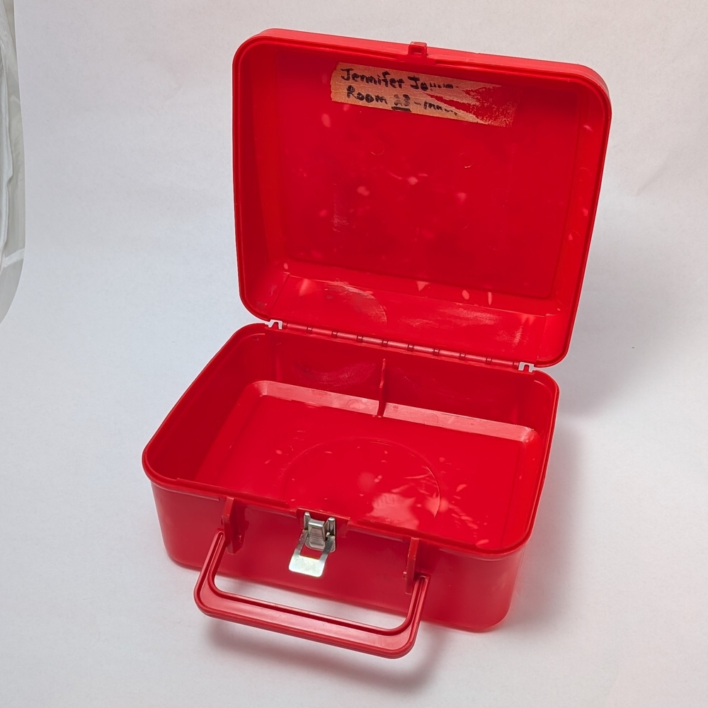 Care Bears Red Lunchbox and Thermos Set - Picture 9 of 10